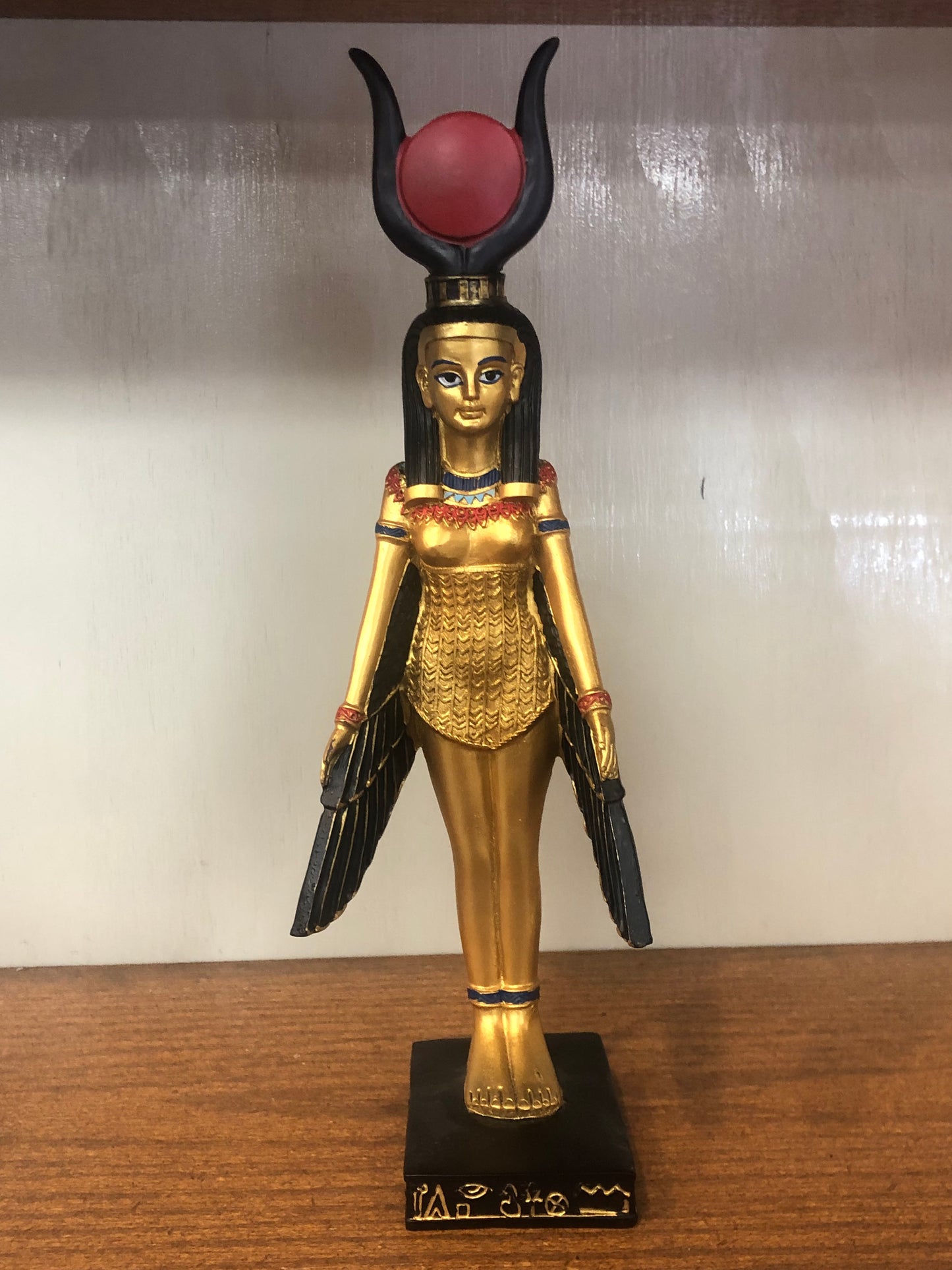 Egyptian Queen Cleopatra Standing Statue – Regal Power & Wisdom