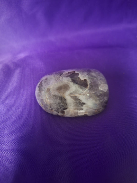 Amethyst Pebble – A Stone of Tranquility & Spiritual Protection